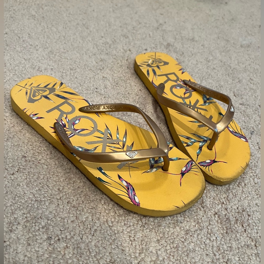 Roxy flip flops